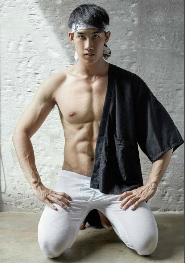 Riziist-Magazine-Issue-03-–-PALM-amp-TOR