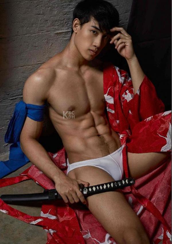 Riziist-Magazine-Issue-03-–-PALM-amp-TOR