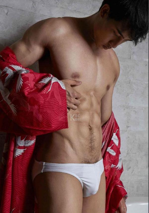 Riziist-Magazine-Issue-03-–-PALM-amp-TOR