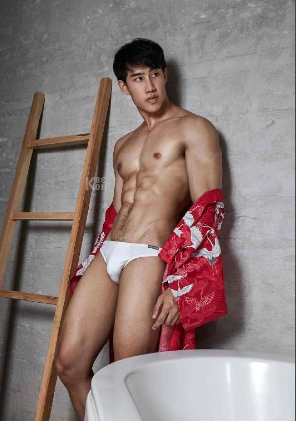 Riziist-Magazine-Issue-03-–-PALM-amp-TOR