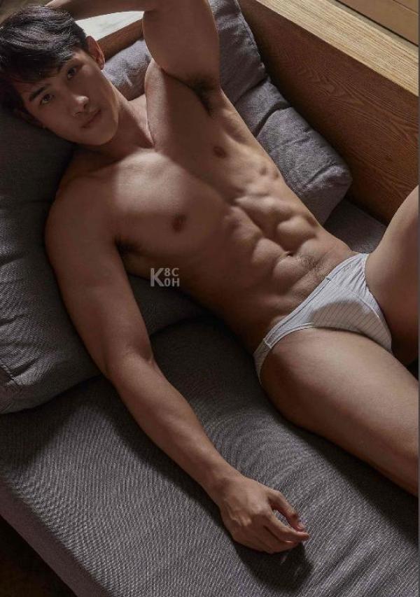 Riziist-Magazine-Issue-03-–-PALM-amp-TOR