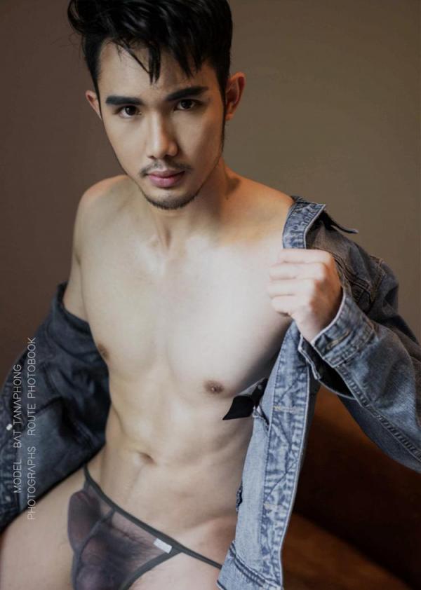 Route-Photobook-No.04-version-nude-Ebook