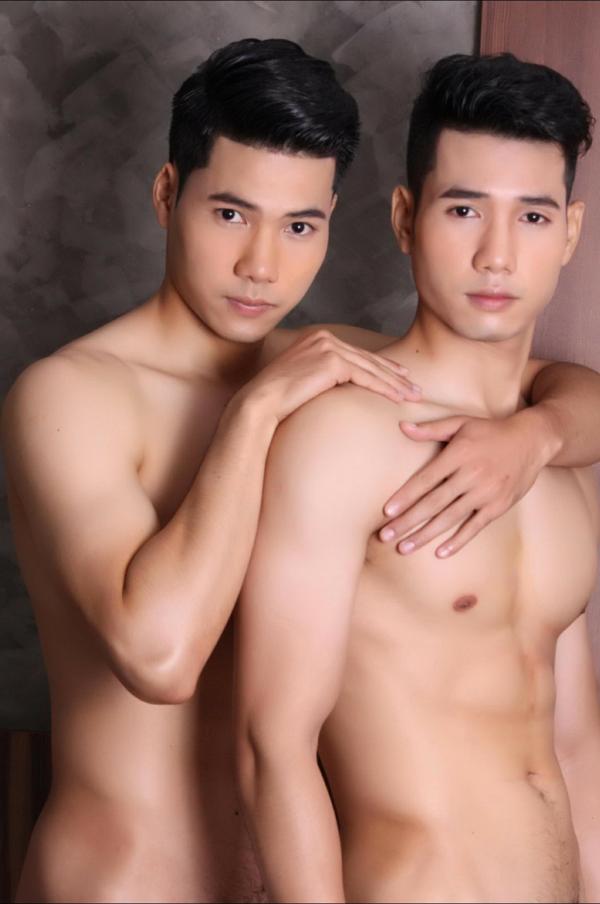 START-01-–-Twin-Benz-amp-Boy