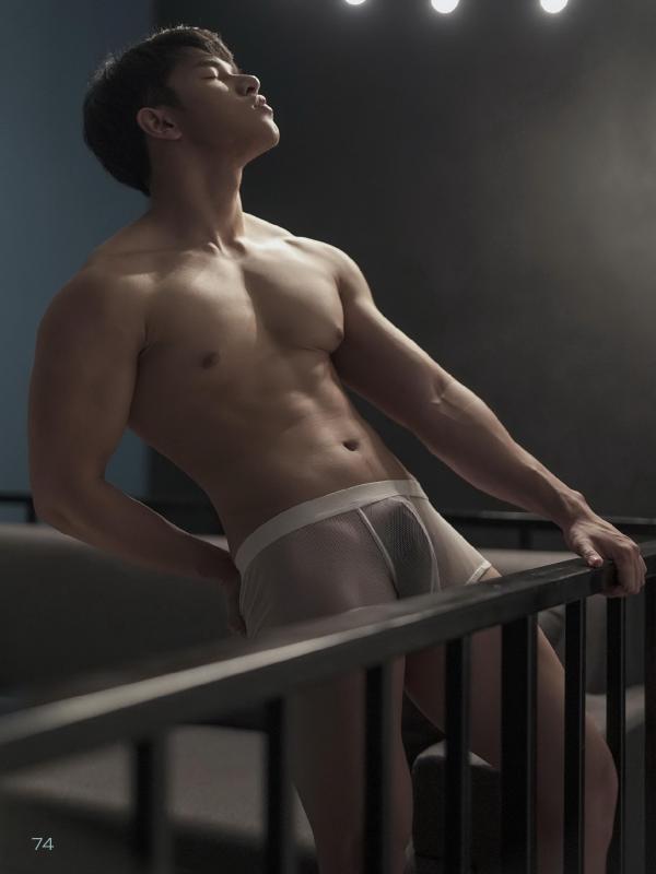 STRAIGHT-04--MOS--EbookVideo-