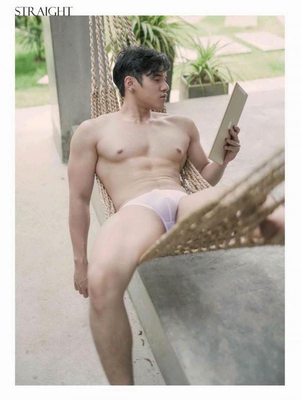 STRAIGHT-04--MOS--EbookVideo-