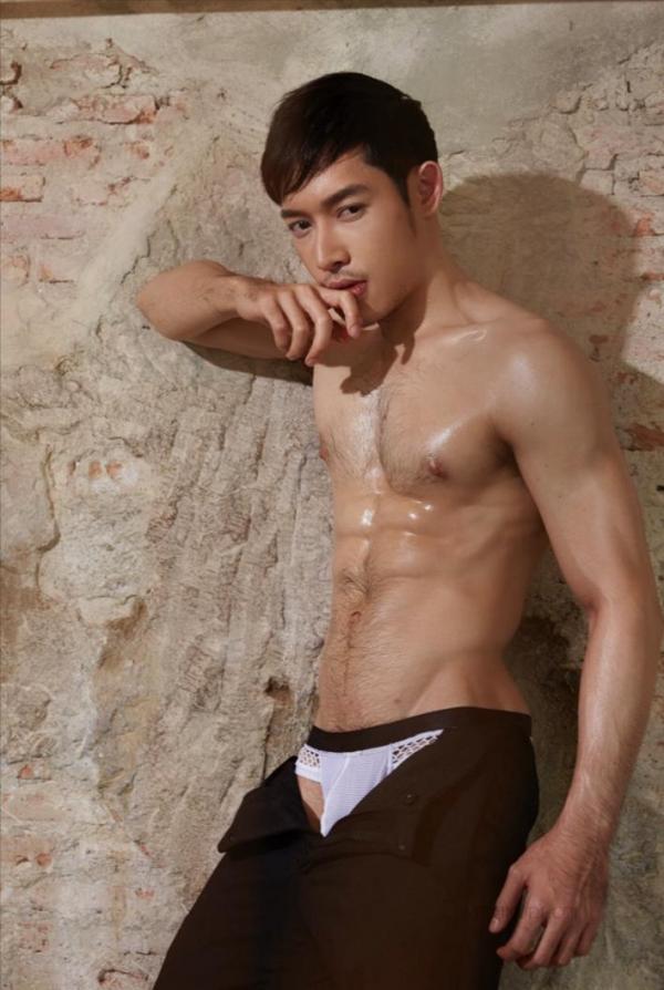 TXD-Magazine-Vol.5--Arthur-Awakening