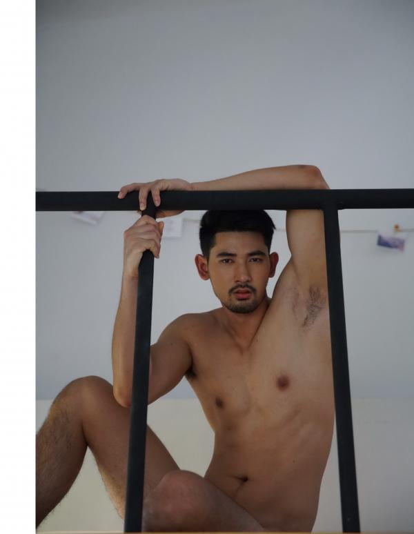 Touch-My-Body-01--Rome-Panupong