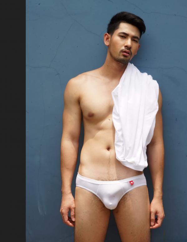 Touch-My-Body-01--Rome-Panupong