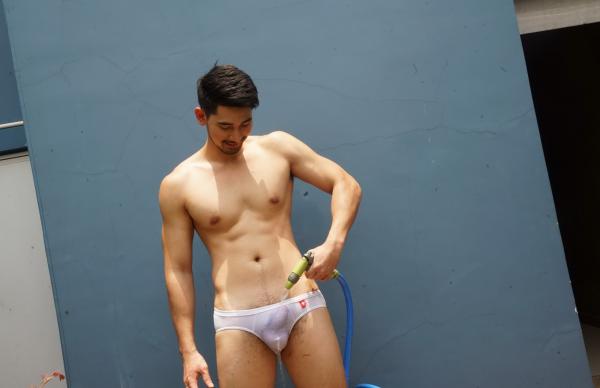 Touch-My-Body-01--Rome-Panupong