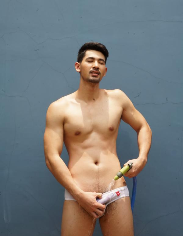 Touch-My-Body-01--Rome-Panupong