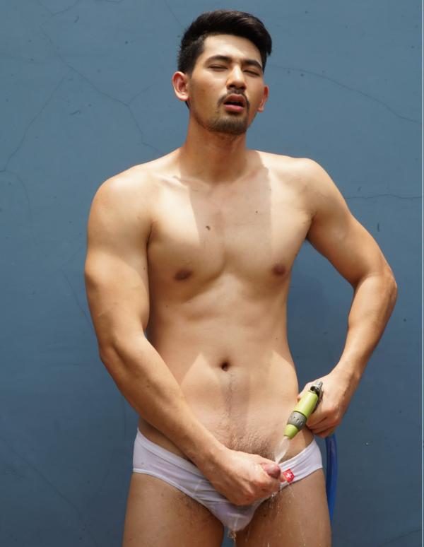 Touch-My-Body-01--Rome-Panupong