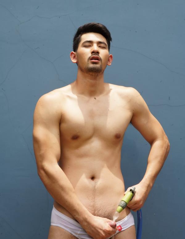 Touch-My-Body-01--Rome-Panupong