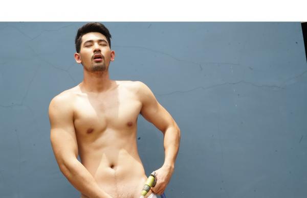 Touch-My-Body-01--Rome-Panupong