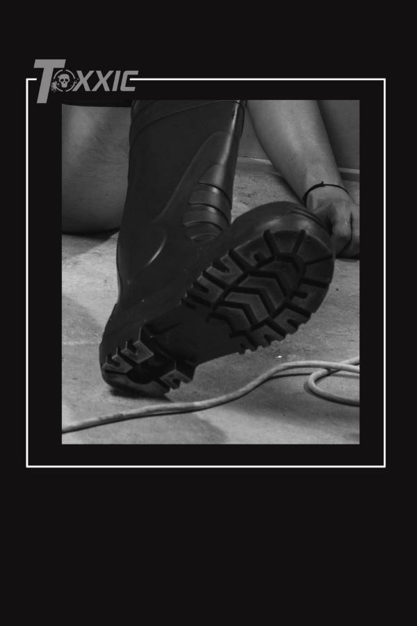 Toxxic-Issue1--Van-Thai--Ebook--Video-