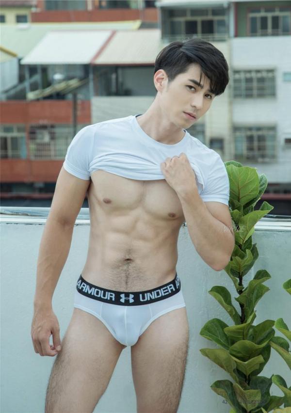 Virile-No.42-–-Nate-EbookVideo