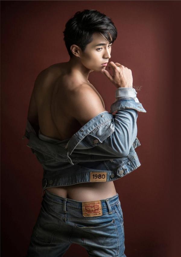 Virile-No.42-–-Nate-EbookVideo