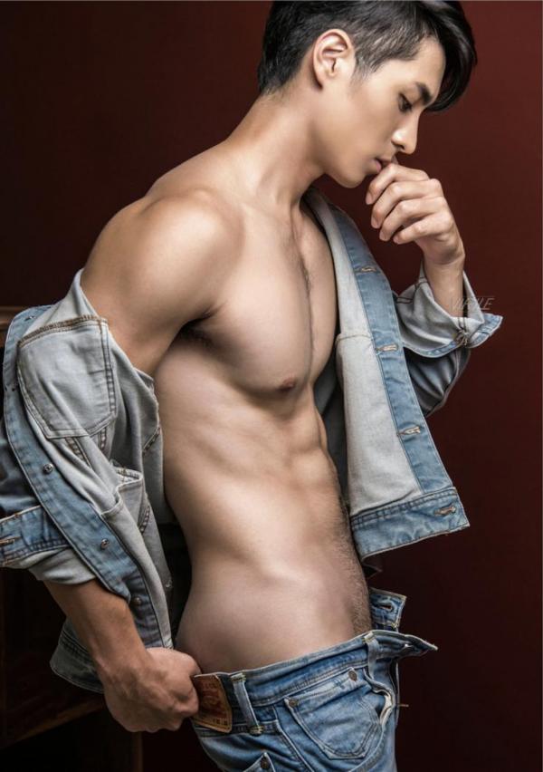 Virile-No.42-–-Nate-EbookVideo