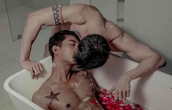 XROMANCE-2--Love-Actually