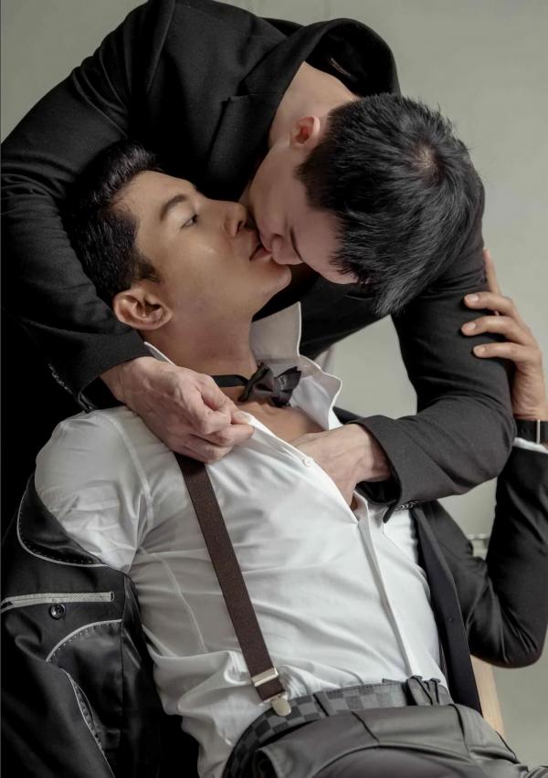 XROMANCE-2--Love-Actually