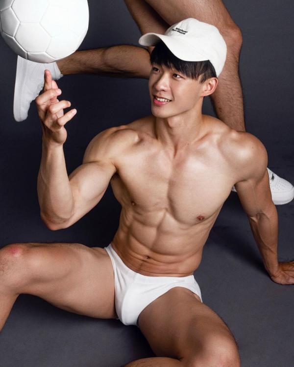 Yilianboy-collection-–-Six-pack-body