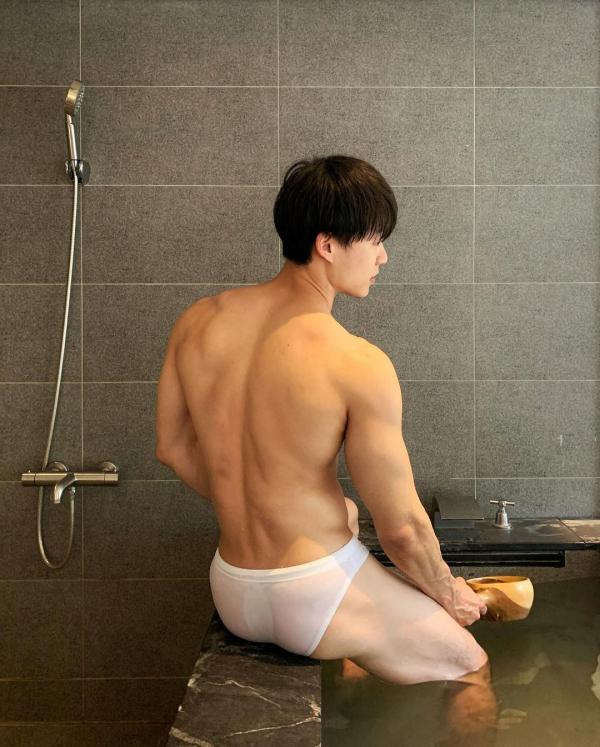 Yilianboy-collection-–-Six-pack-body