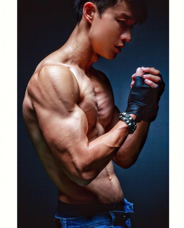 Yilianboy-collection-–-Six-pack-body