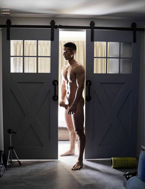 Youto-Chou-Photo-Book-Vol.01--Vol.02-芋頭個人寫真兩本組合西裝男的週五FUN-NIGHT--ART-BUFF健體文青