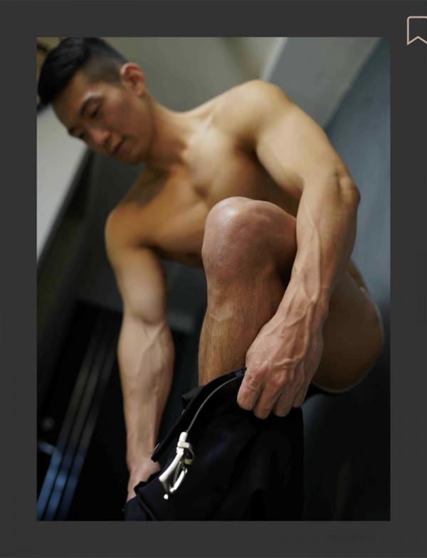 Youto-Chou-Photo-Book-Vol.01--Vol.02-芋頭個人寫真兩本組合西裝男的週五FUN-NIGHT--ART-BUFF健體文青