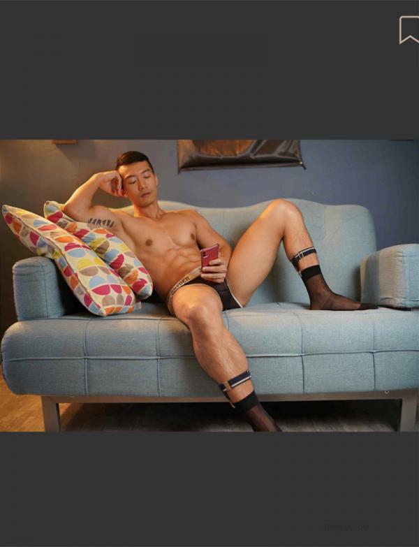 Youto-Chou-Photo-Book-Vol.01--Vol.02-芋頭個人寫真兩本組合西裝男的週五FUN-NIGHT--ART-BUFF健體文青