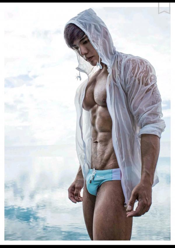 謝梓秋男性ヌード写真集「Naked-Osean」裸海之旅